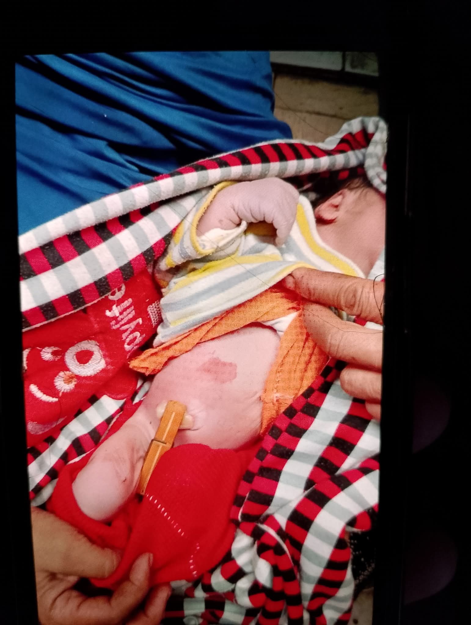  العثور على طفل حديث الولادة ملقى بالشارع في دار السلام