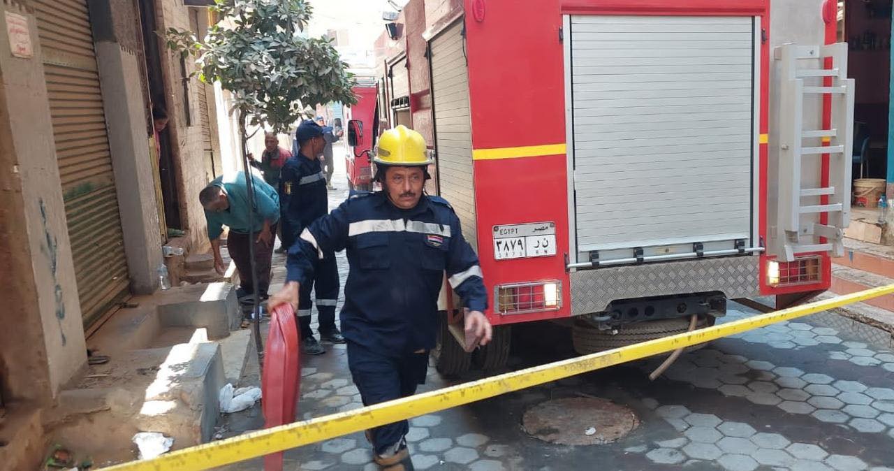بدون إصابات.. السيطرة على حريق داخل مدرسة بالتجمع الأول